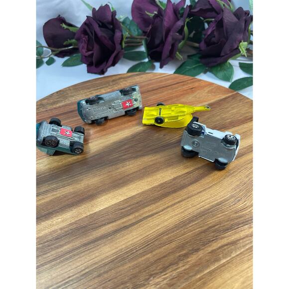 Vintage Bundle: Redline Hot Wheels, Matchbox, and FREE 1966 Collector's Case - Picture 6 of 15